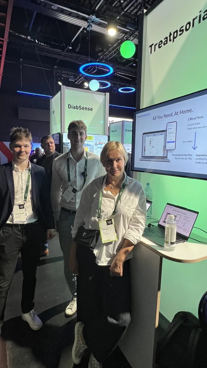 Treatpsoriasis team at their startup booth